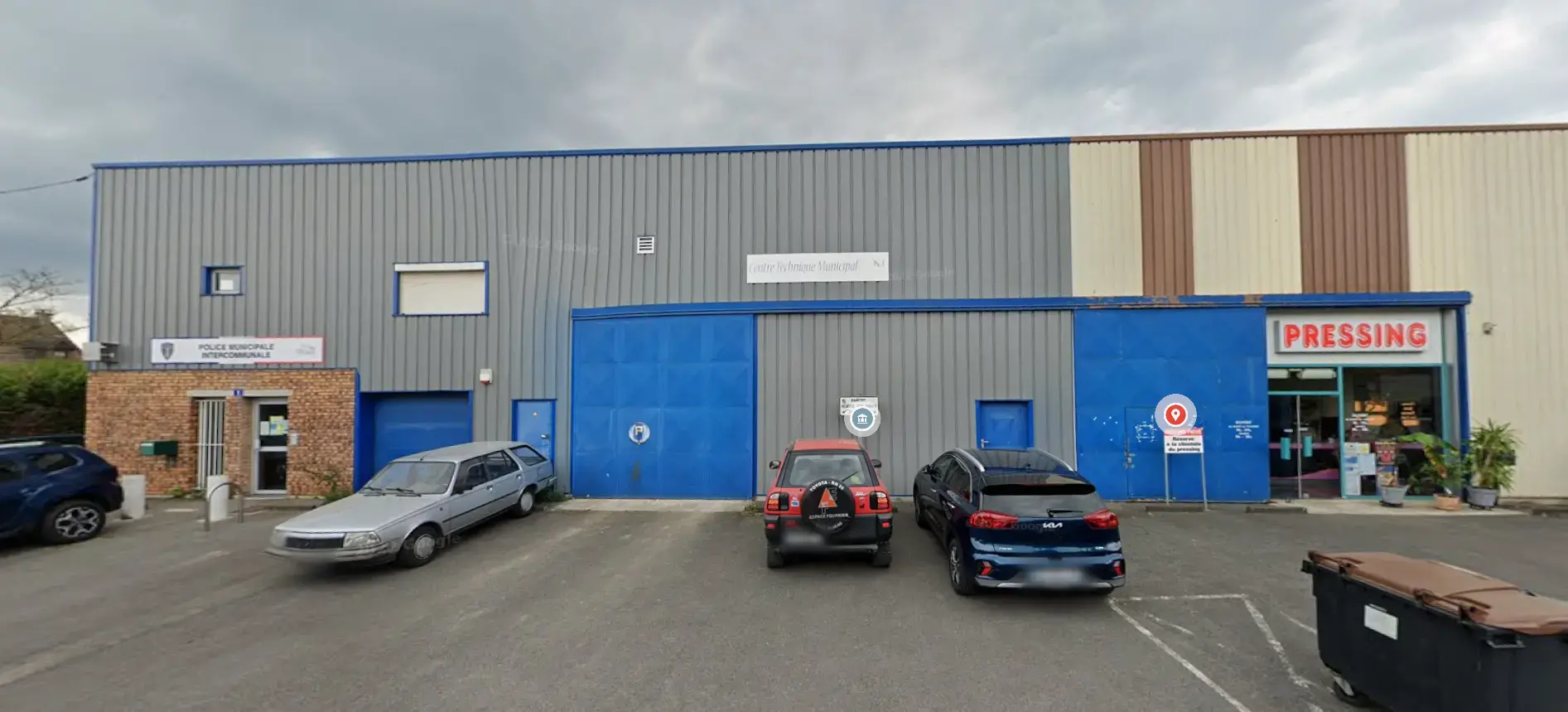 Le pressing de Nanteuil se situe à côté du sercie technique municipal et de la police municipale intercommunale.