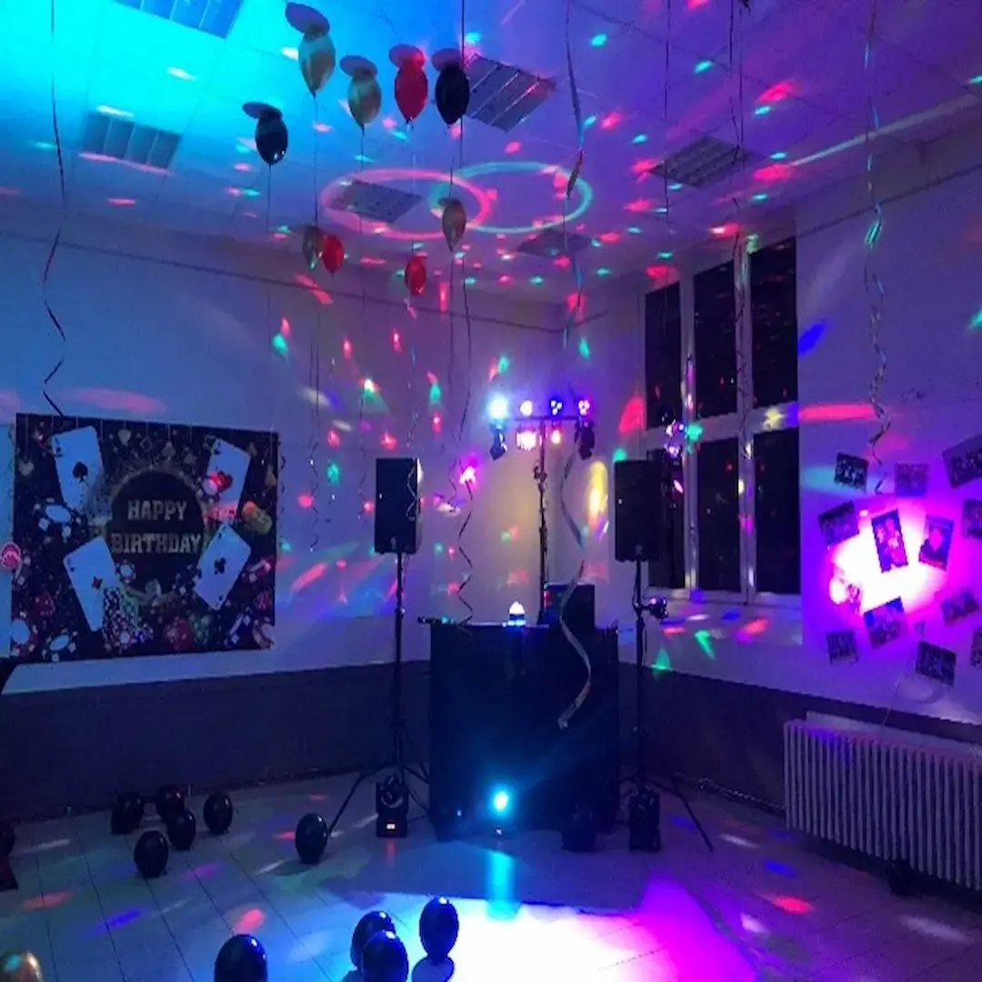 Bab'Son s'occupe de la musique mais aussi de la lumière pour vos évènements, un seul prestataire moins de stress